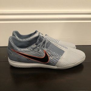 Nike Phantom Venom Academy IC Wolf Grey/Black-Armo
